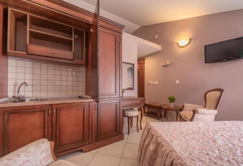 استودیو استاندارد با تراس, Villa Favorite