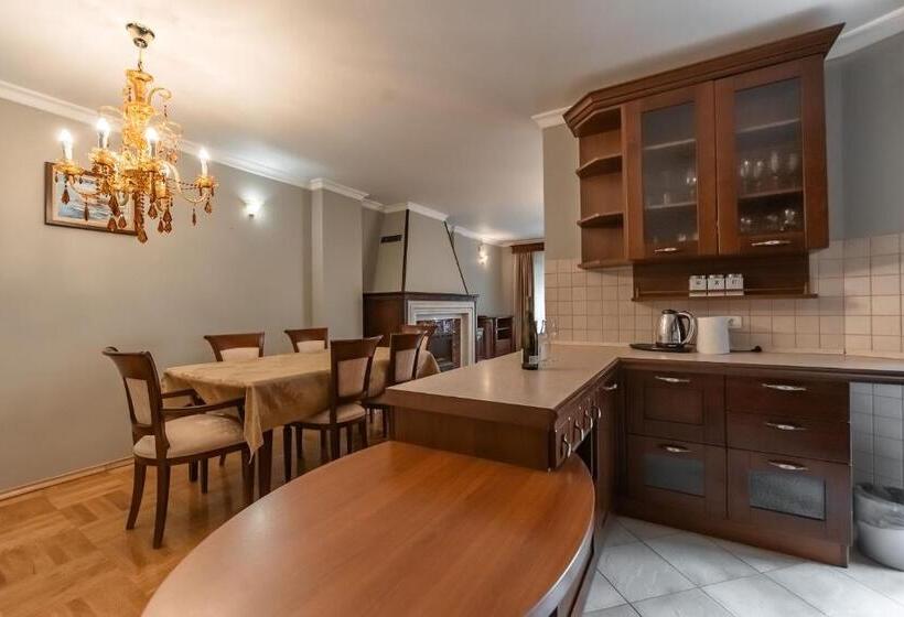 آپارتمان 3 خوابه, Villa Favorite