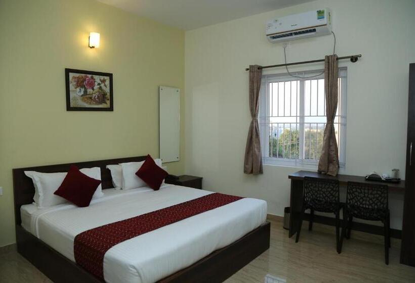 带大床的高级房间, Bangalore Airport Inn Hotel, Airport Pickup & Drop Available 24x7