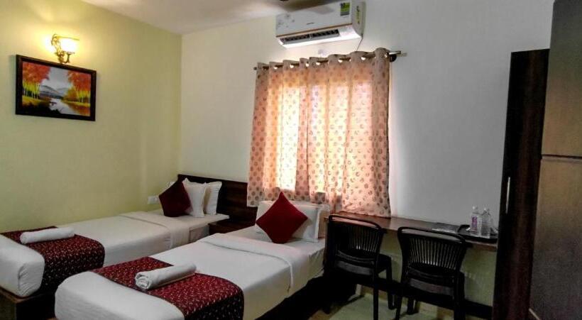 高级大房间, Bangalore Airport Inn Hotel, Airport Pickup & Drop Available 24x7