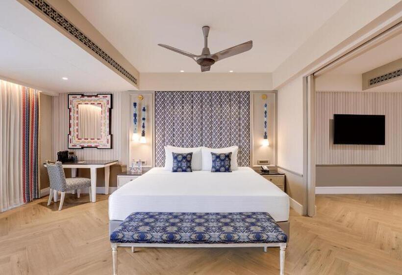 Люкс Повышенной Комфортности, Grand Mercure Goa Candolim