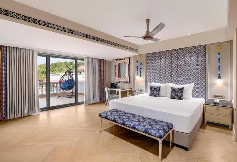 Люкс Повышенной Комфортности, Grand Mercure Goa Candolim