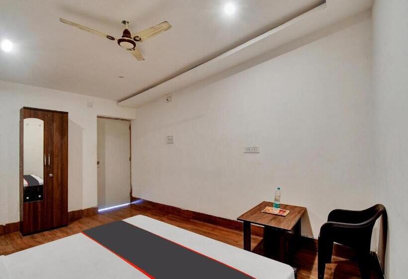 Трехместный Номер Классика, Collection O 81174 Hotel Hindustan International
