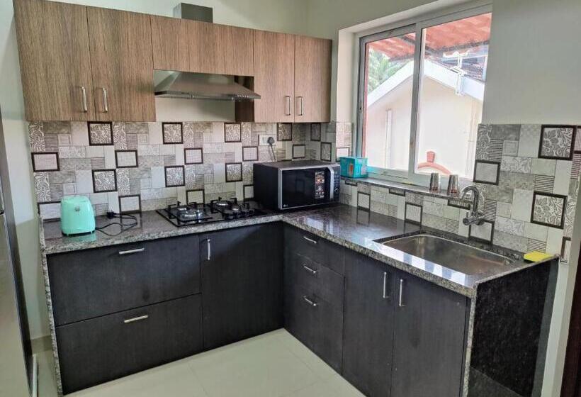Апартаменты 2 Спальни, Forever Stays 2 Bhk Flat