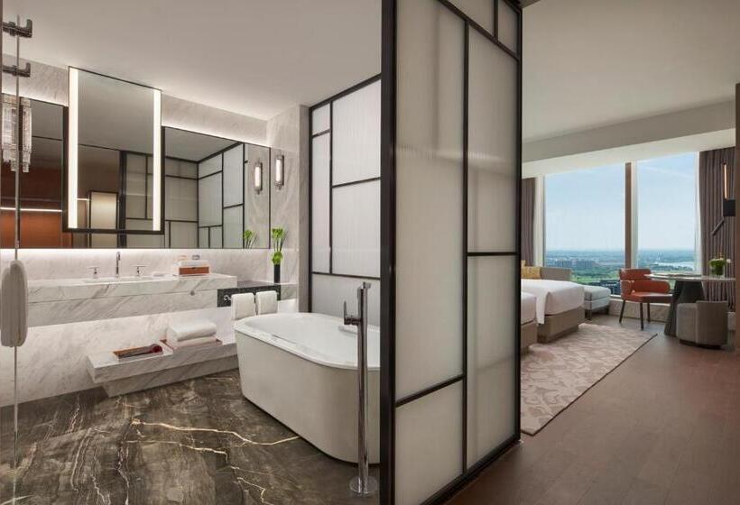 Номер Клуб, Hyatt Regency Changshu Kuncheng Lake