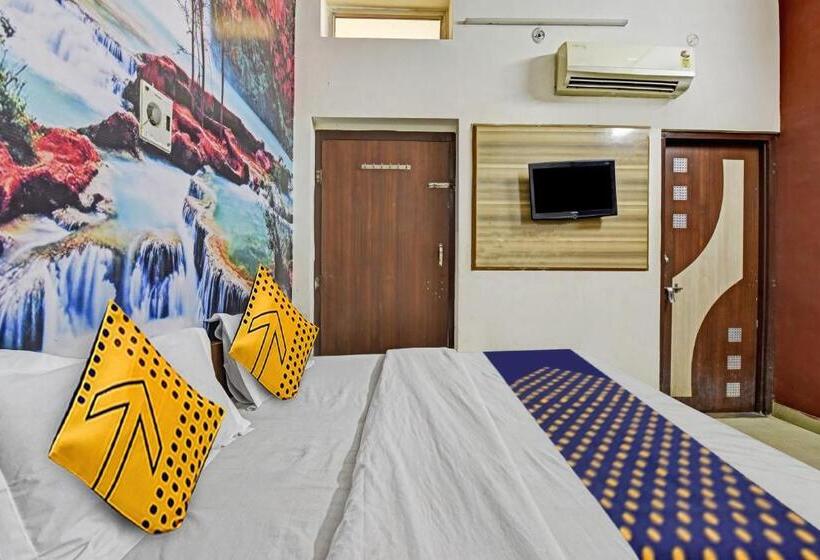 三人经典房间, Spot On Hotel Gangaur Midway
