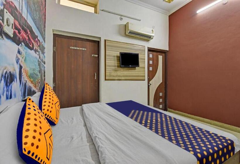 三人经典房间, Spot On Hotel Gangaur Midway