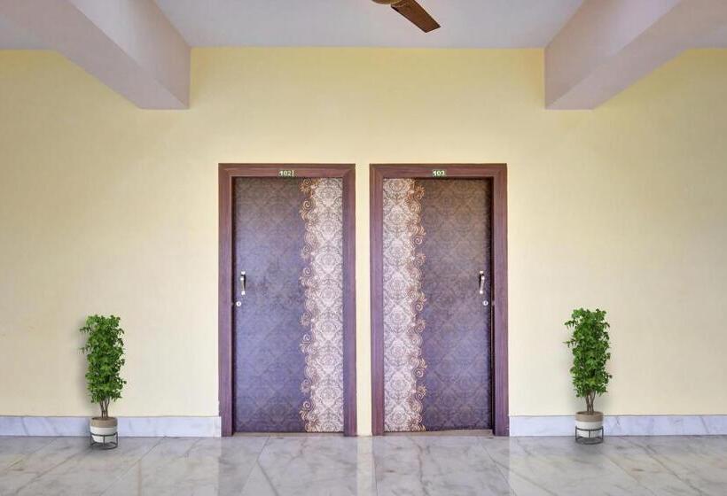 Трехместный Номер Классика, Oyo Subha Utsab Guest House