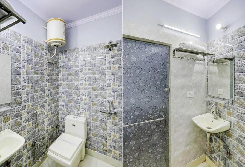 Трехместный Номер Классика, Oyo Flagship 81042 Hotel Royal Inn