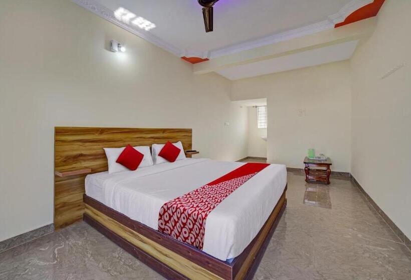 Трехместный Номер Классика, Oyo Hotel Pvg Comfort