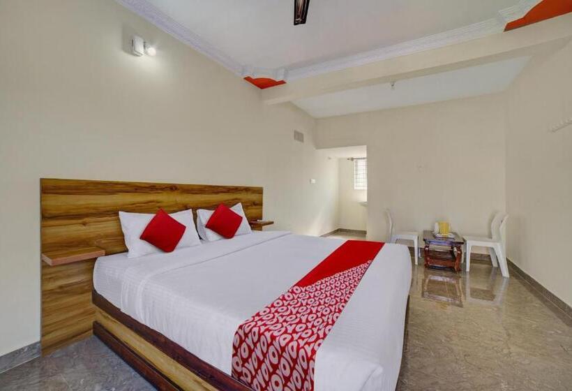 Трехместный Номер Классика, Oyo Hotel Pvg Comfort