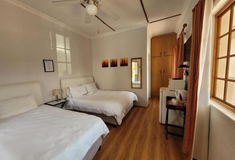 스탠다드 룸 풀장 전망, Molopo Naledi Guest Lodge