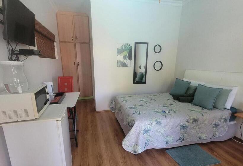 스탠다드 룸 풀장 전망, Molopo Naledi Guest Lodge