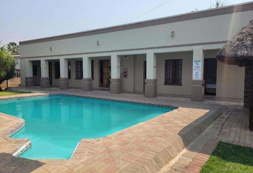 패밀리 룸, Molopo Naledi Guest Lodge