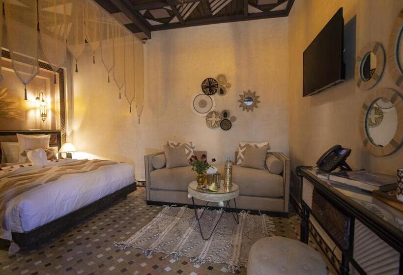 اتاق سوپریور سه تخته, Riad Almisk