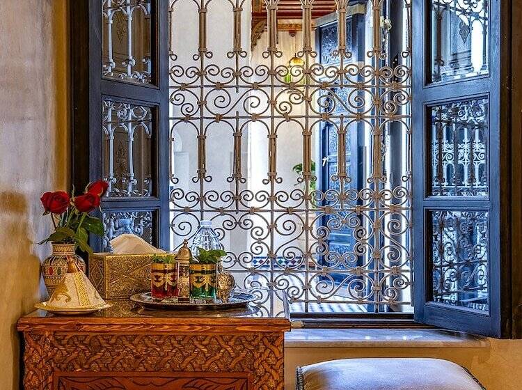 اتاق لوکس, Riad Almisk