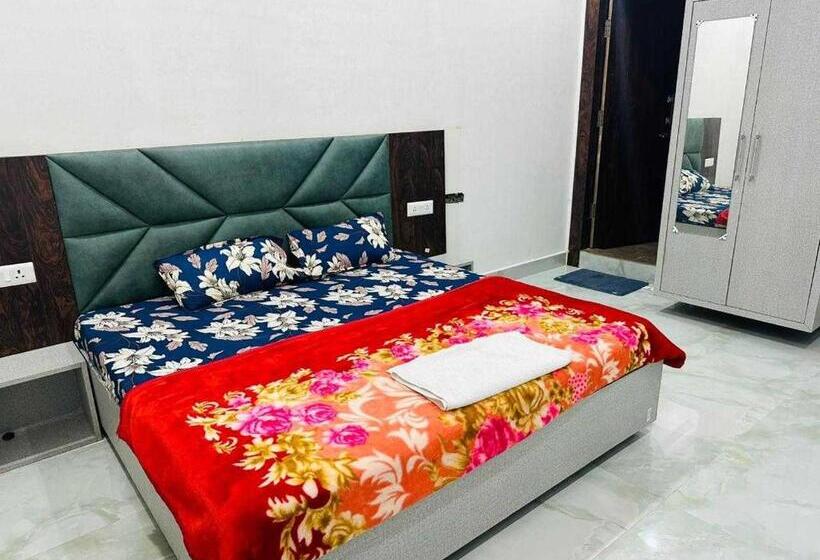 Трехместный Номер Классика, Spot On Hotel Agastya