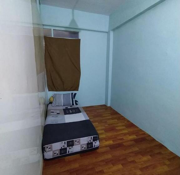 标准单人间共用浴室, Bun Kost