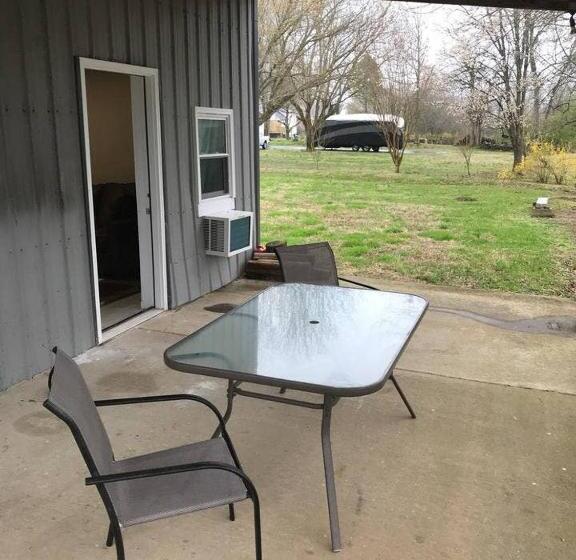 스탠다드 스튜디오, Cozy Room Near Downtown Hendersonville