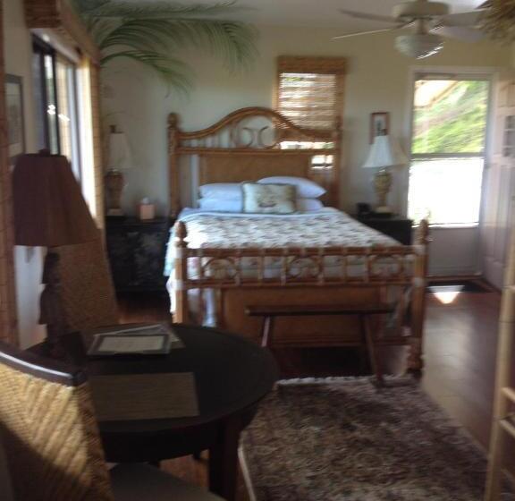 Номер Deluxe с Балконом, Marjorie S Kauai Inn