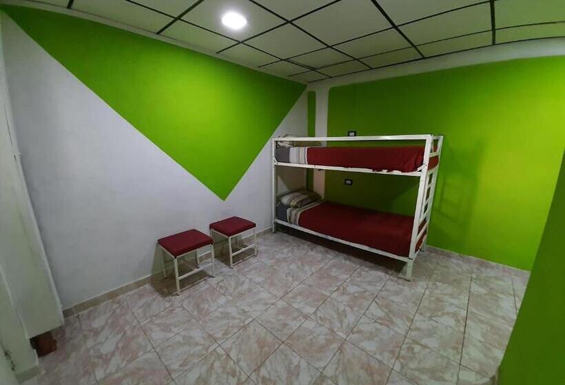 اتاق استاندارد چهار تخته, Hostel Richieri