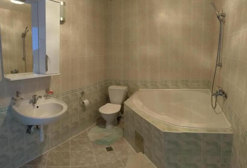 스위트, Guest House Uzhgorod