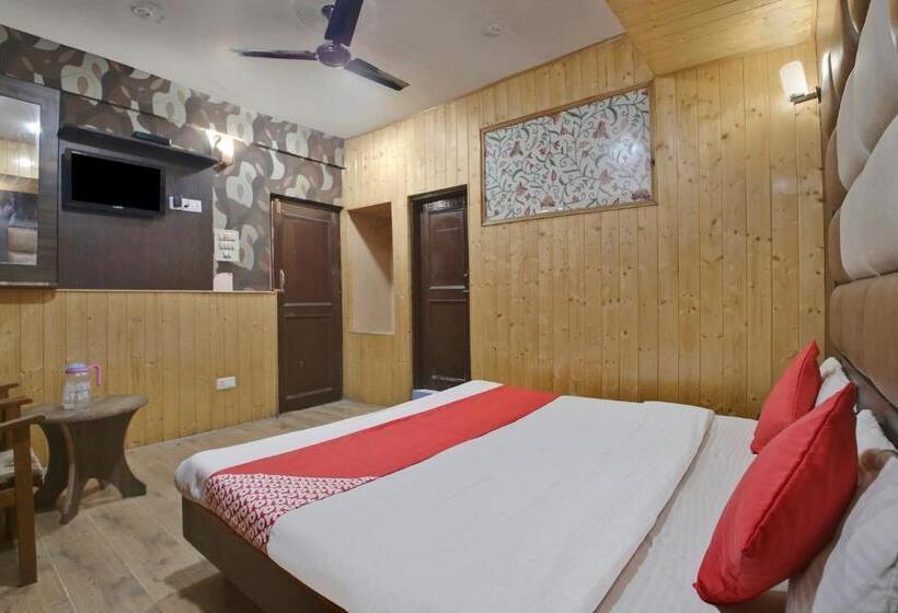 Трехместный Номер Классика, Oyo Hotel Azad