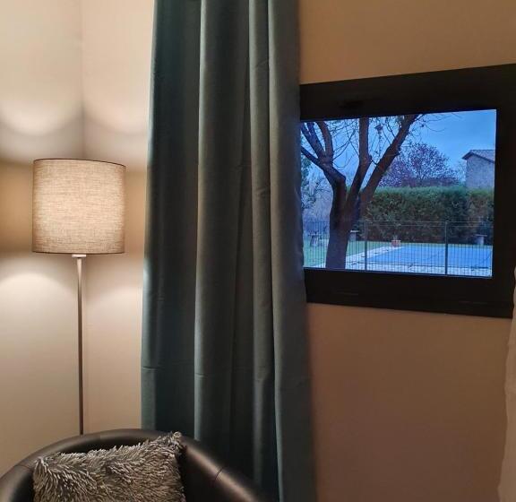 Апартаменты 1 Спальня Вид на Бассейн, Auberge De La Tour  Appartements
