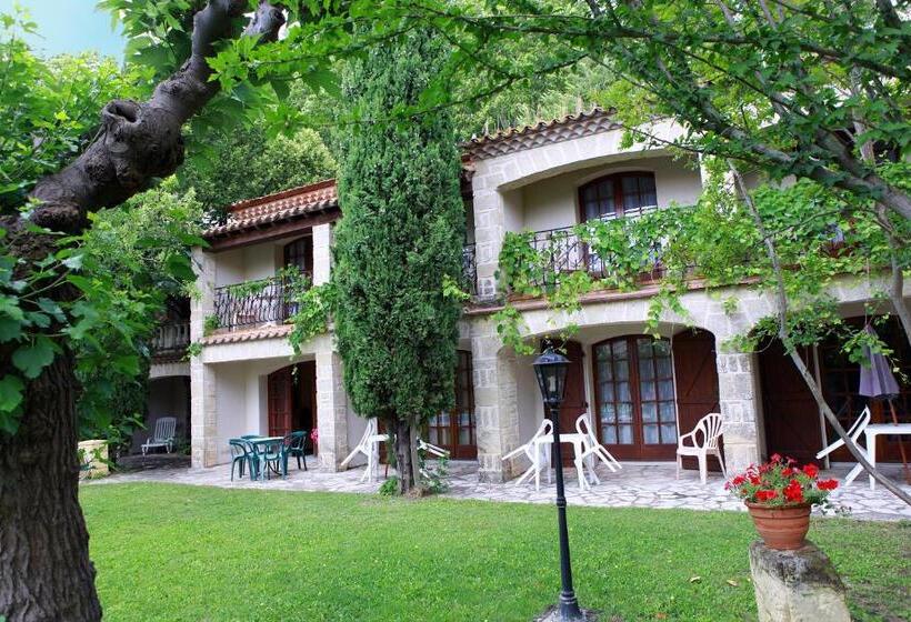 Апартаменты 1 Спальня Вид на Бассейн, Auberge De La Tour  Appartements