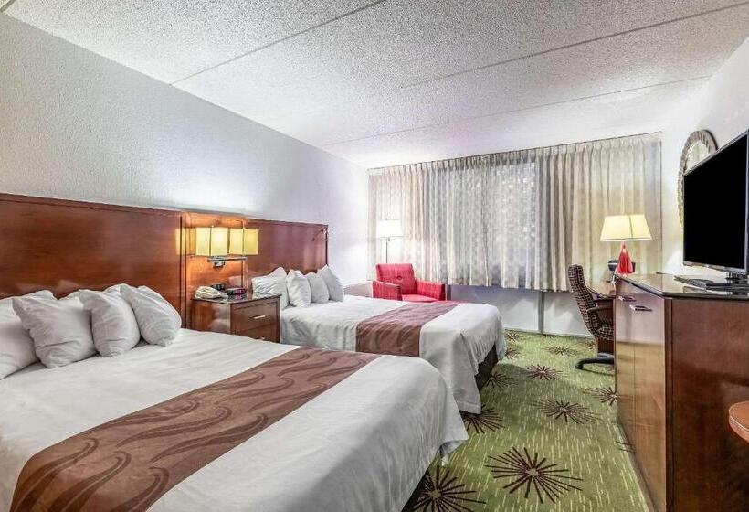 Номер Стандарт 2 Двуспальные Кровати, Quality Inn & Suites