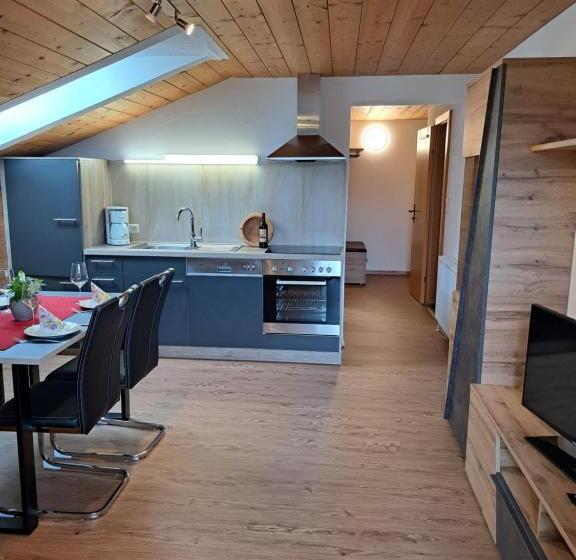 Апартаменты 1 Спальня с Видом, Haus Regina