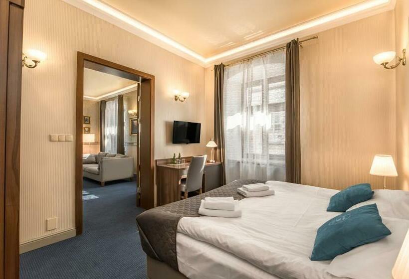 جناح, Apartamenty Rynek 20