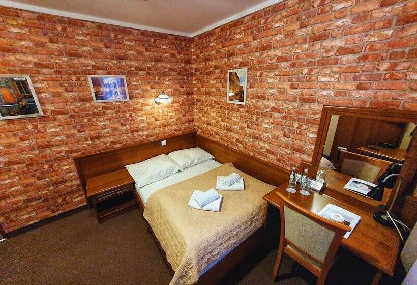 Номер Стандарт, Zamkowy Młyn