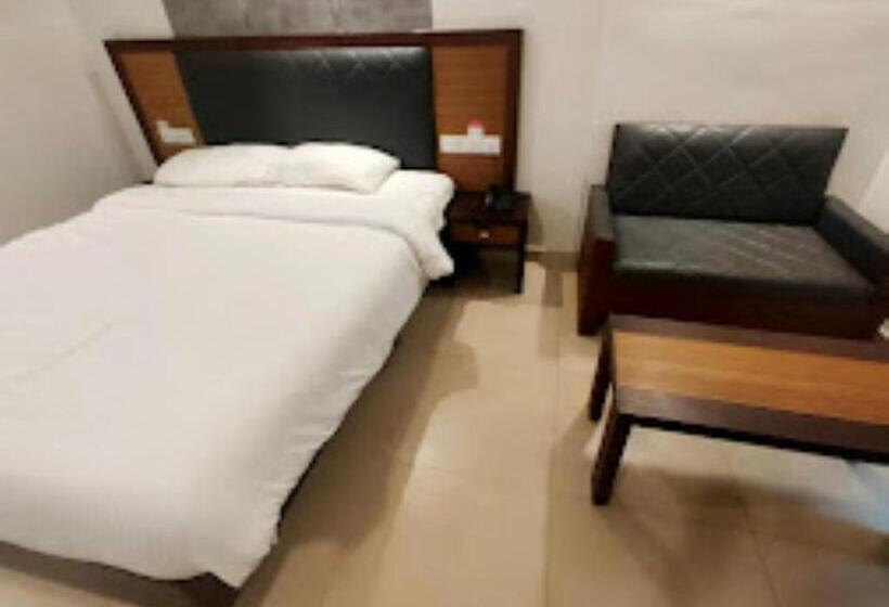 Полулюкс, Chateau Woods Kerala