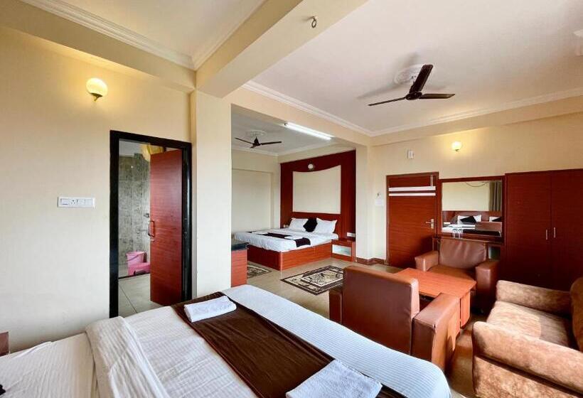 四人豪华间, Subham Beach Inn ! Puri Near Sea Beach And Temple Fully Air Conditioned Hotel With Lift And Parking