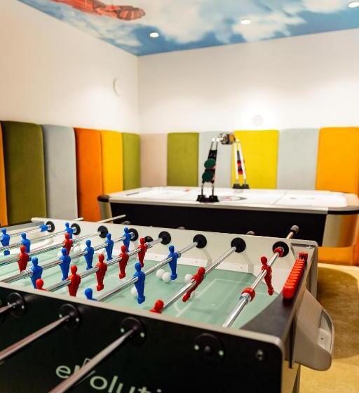 سوئیت جونیور خانوادگی, Park Hotel Bristol