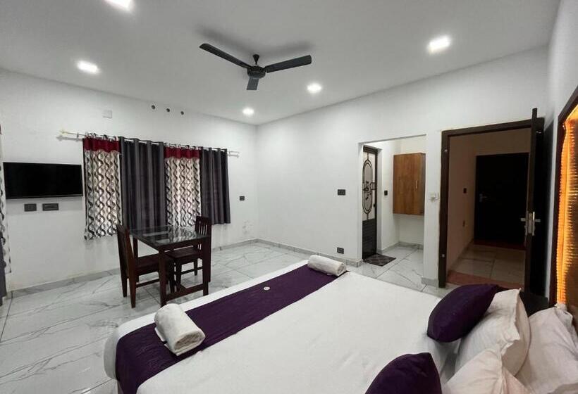 Трехместный Номер Deluxe, Mount Court Munnar