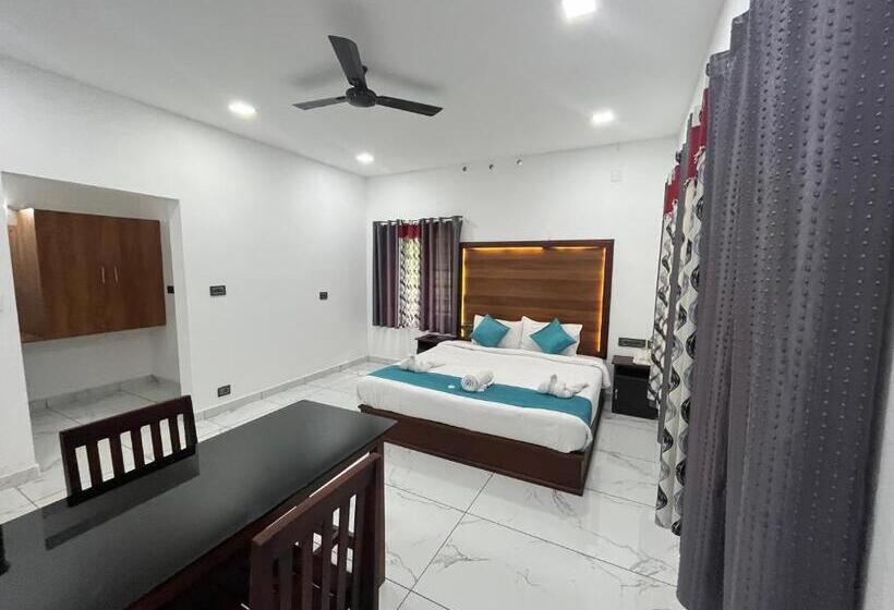 Трехместный Номер Deluxe, Mount Court Munnar