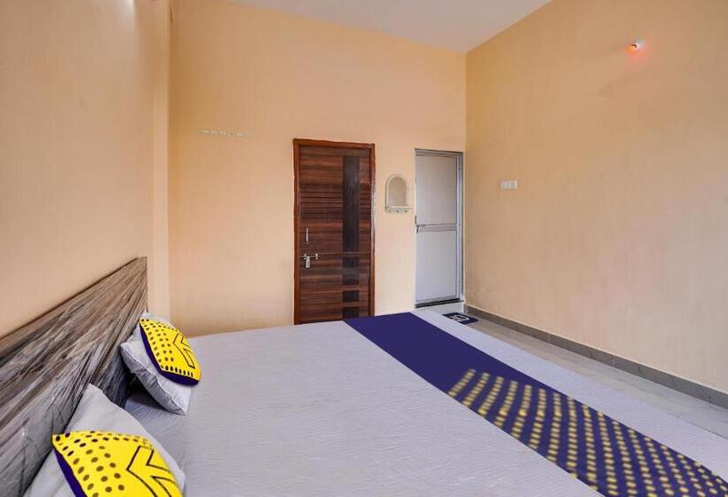 اتاق کلاسیک سه تخته, Spot On Hotel Pragya 5
