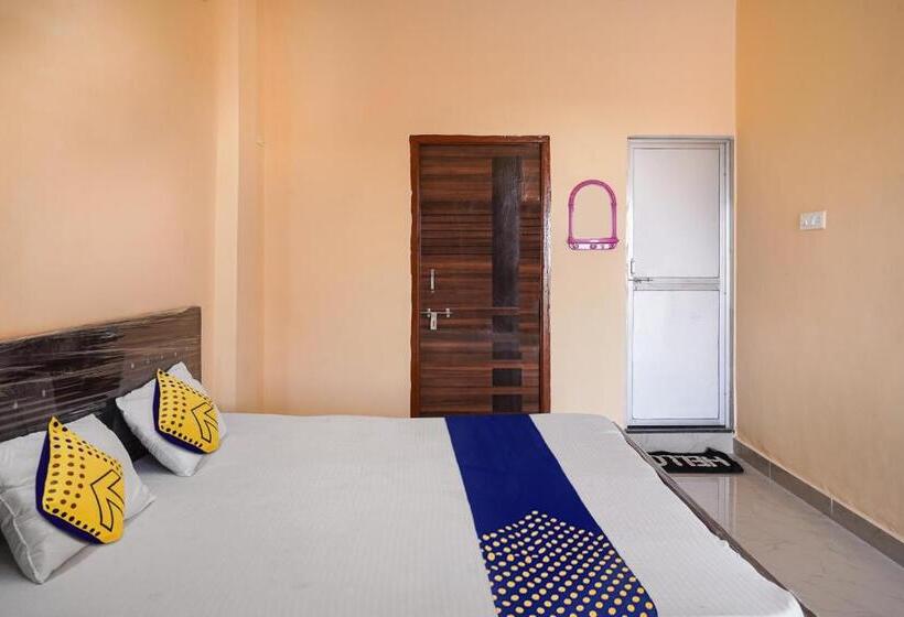 اتاق کلاسیک سه تخته, Spot On Hotel Pragya 5