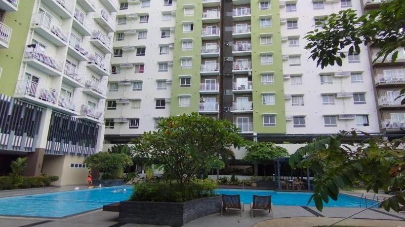 Студио Стандарт Вид на Бассейн, Cozy Studio Condo At Mesatierra Garden Residences