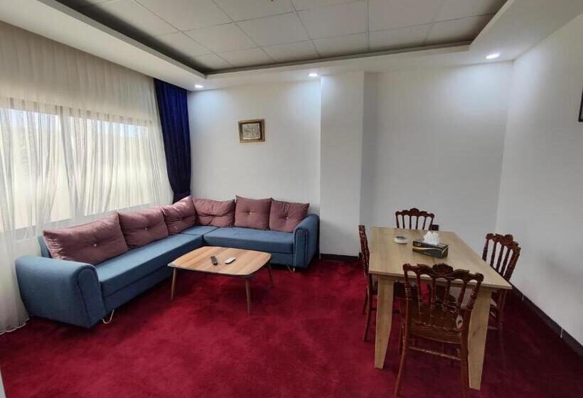 سوییت لوکس, Motel Danzha