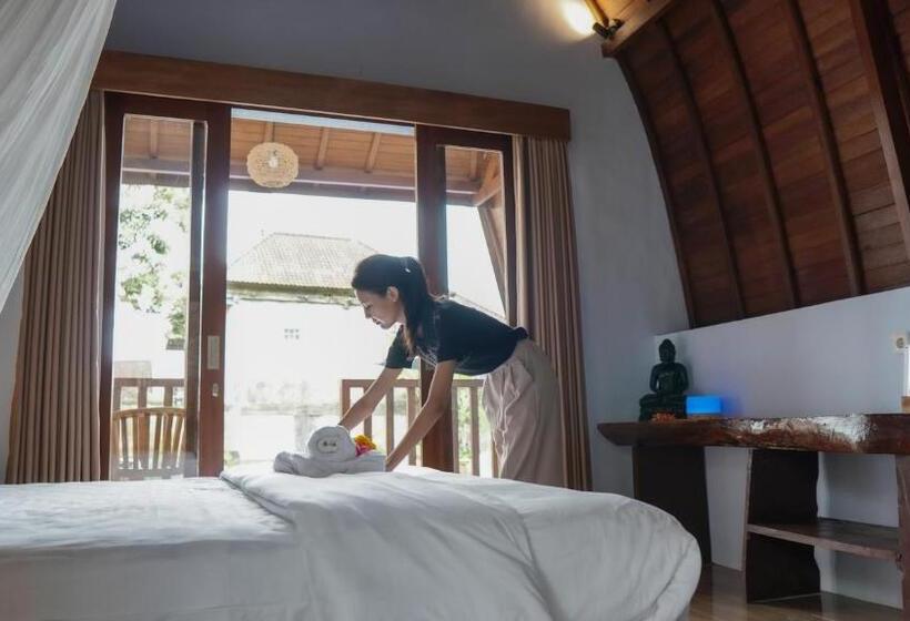 Номер Стандарт Вид на Бассейн, Nyamane Ubud Green View Villas By Eps