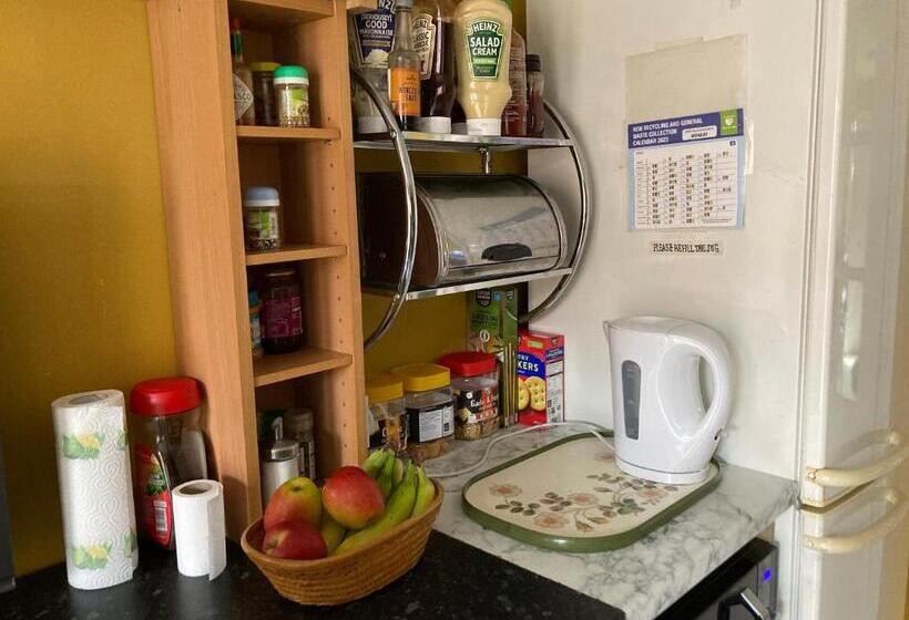 Номер Стандарт Вид на Сад, Hong Kong Inn