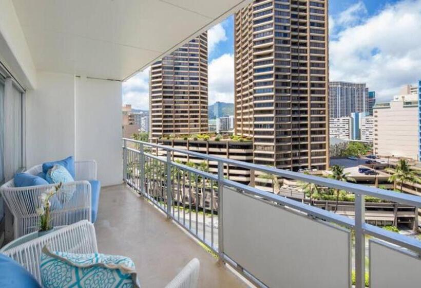 带1个卧室的带阳台的公寓, Ilikai S Best Beach Front Executive Suite