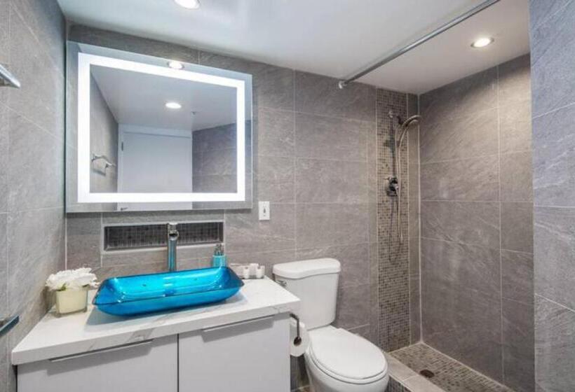 带1个卧室的带阳台的公寓, Ilikai S Best Beach Front Executive Suite