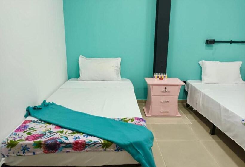 اتاق استاندارد با سرویس بهداشتی مشترک, Casa Mango