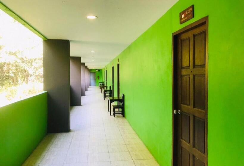 Трехместный Номер Superior, Saensukkho Green Hotel & Resort
