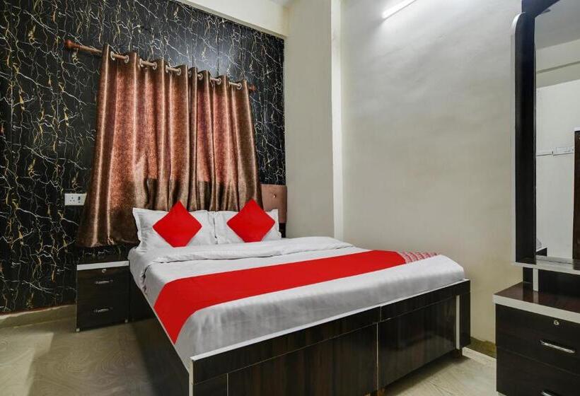 Standardzimmer, O Nitya