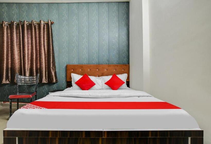 Standardzimmer, O Nitya